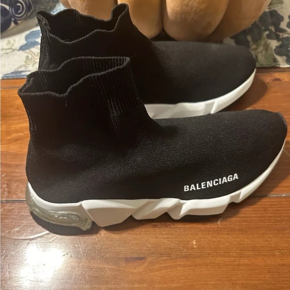 Size 7 - Balenciaga Speed Sneaker
Black White W - Picture 1 of 6